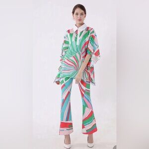 Vibrant Swirl Pattern Women's Two Piece